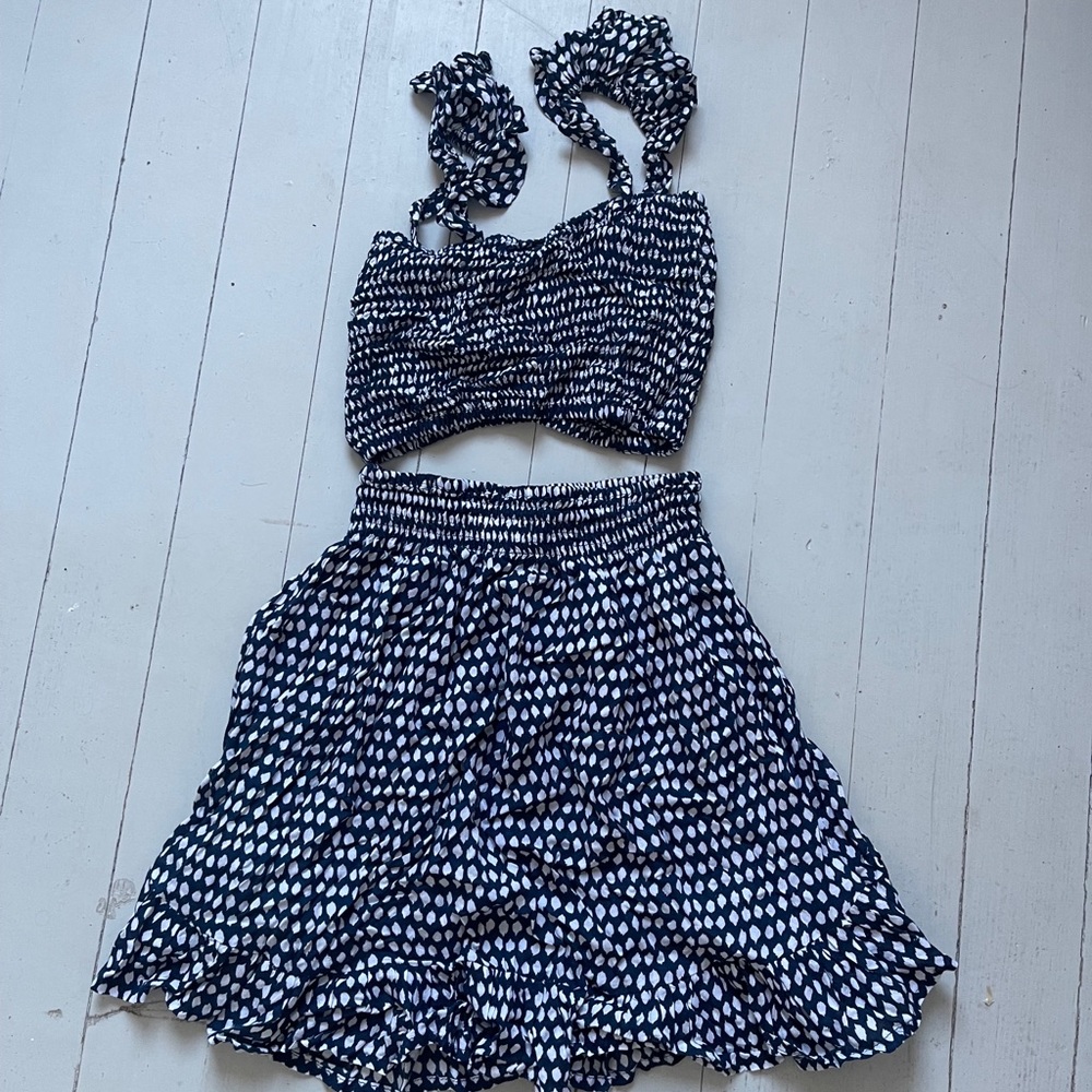 Beachy Skirt and Crop Top Set - Picture 6 of 6